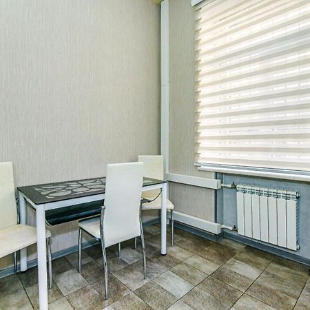 באקו Azneft Square Deluxe Apartment מראה חיצוני תמונה