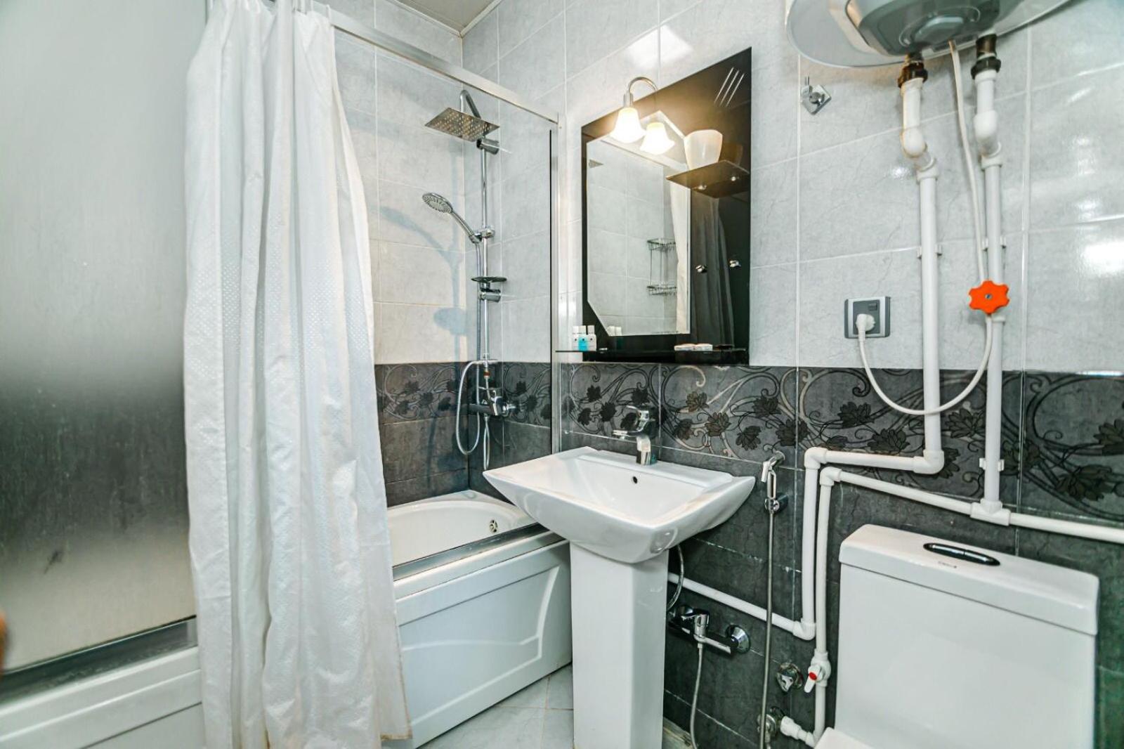 באקו Azneft Square Deluxe Apartment מראה חיצוני תמונה