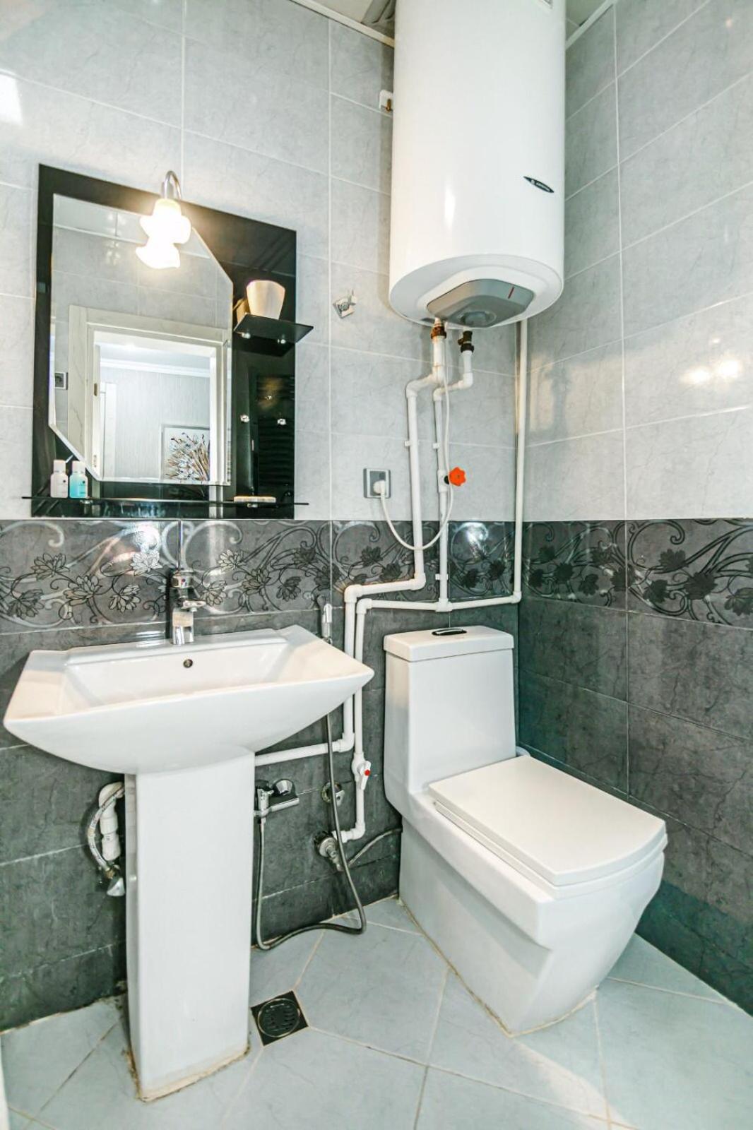 באקו Azneft Square Deluxe Apartment מראה חיצוני תמונה